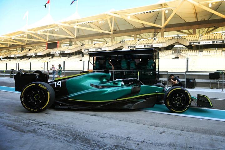 fernando-alonso-visita-factoria-aston-ma fernando-alonso-visita-factoria-aston-ma