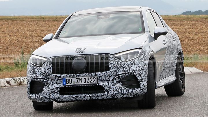 Mercedes-AMG GLC 43 Coupé 2024 - foto espía frontal Mercedes-AMG GLC 43 Coupé 2024 - foto espía frontal