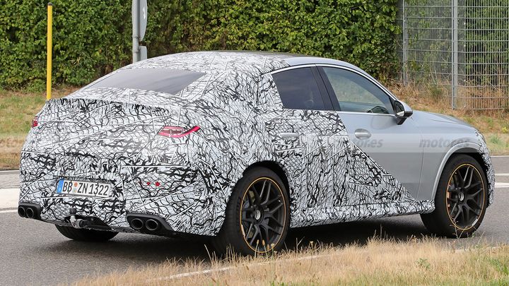 Mercedes-AMG GLC 43 Coupé 2024 - foto espía posterior Mercedes-AMG GLC 43 Coupé 2024 - foto espía posterior