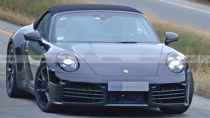 Porsche 911 Cabrio 2024 - foto espía frontal Porsche 911 Cabrio 2024 - foto espía frontal
