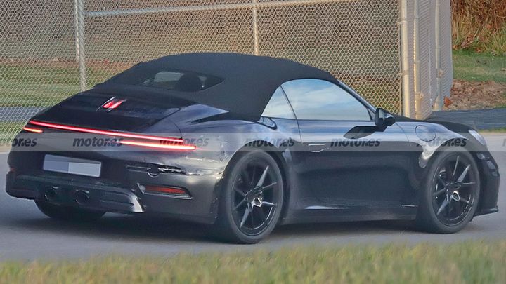 Porsche 911 Cabrio 2024 - foto espía posterior Porsche 911 Cabrio 2024 - foto espía posterior