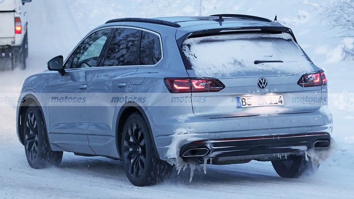 Volkswagen Touareg 2023 - foto espía posterior