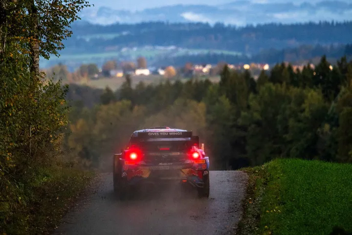 Pierre-Louis Loubet mira al WRC 2024 tras una temporada lejos de lo esperado Pierre-Louis Loubet mira al WRC 2024 tras una temporada lejos de lo esperado