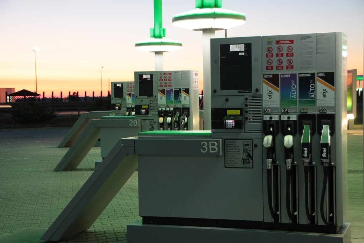 Se acaban los 20 céntimos, las petroleras anuncian sus propios descuentos y los combustibles vuelven a subir, ¿estrategia deliberada? Se acaban los 20 céntimos, las petroleras anuncian sus propios descuentos y los combustibles vuelven a subir, ¿estrategia deliberada?