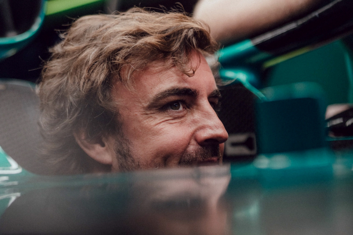 Fernando Alonso visita la factoría de Aston Martin para hacerse el asiento del AMR23 Fernando Alonso visita la factoría de Aston Martin para hacerse el asiento del AMR23
