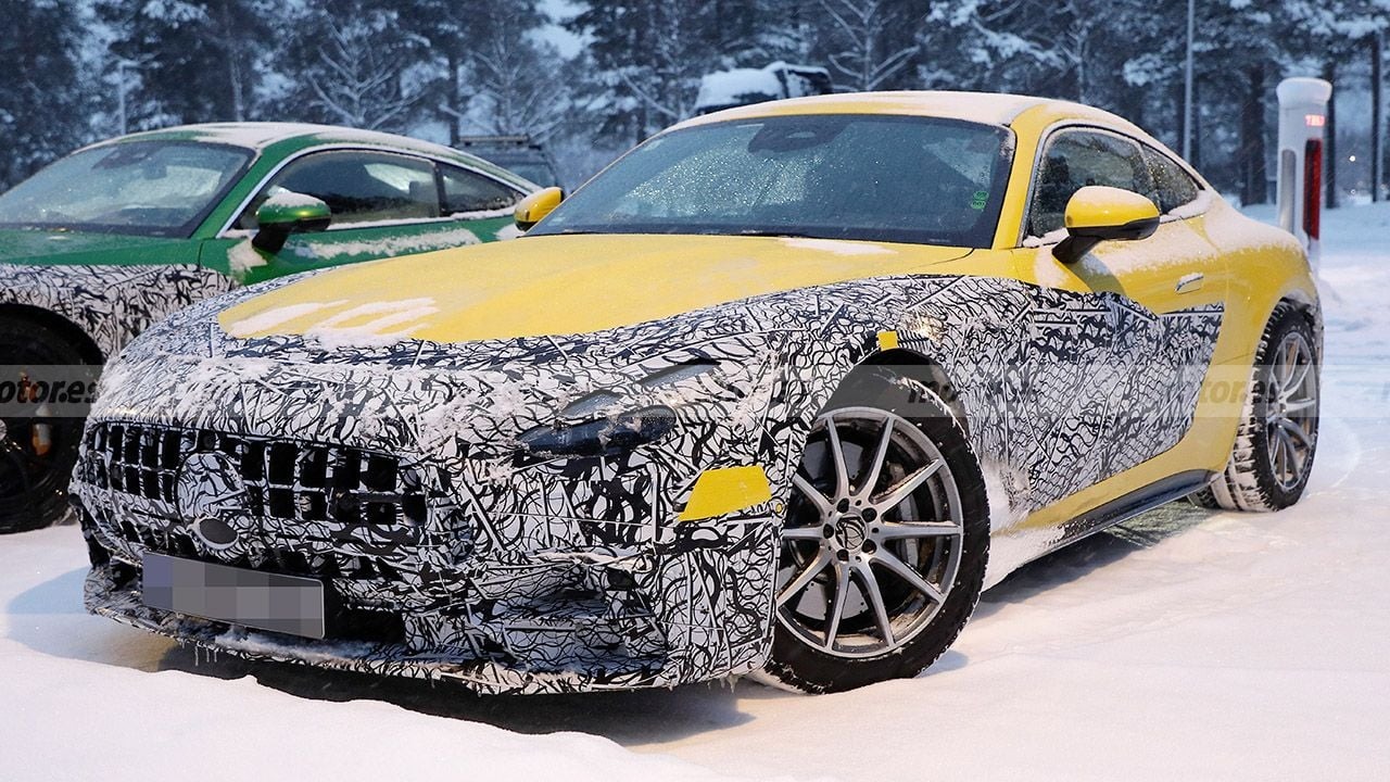 El nuevo Mercedes-AMG GT Coupé queda al descubierto en una primera filtración El nuevo Mercedes-AMG GT Coupé queda al descubierto en una primera filtración