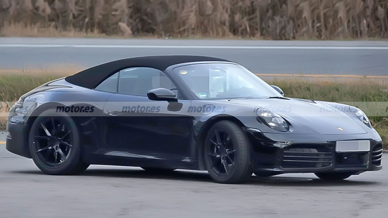 El nuevo Porsche 911 Cabrio pierde camuflaje: se acerca la renovación del «nueveonce» descapotable El nuevo Porsche 911 Cabrio pierde camuflaje: se acerca la renovación del «nueveonce» descapotable