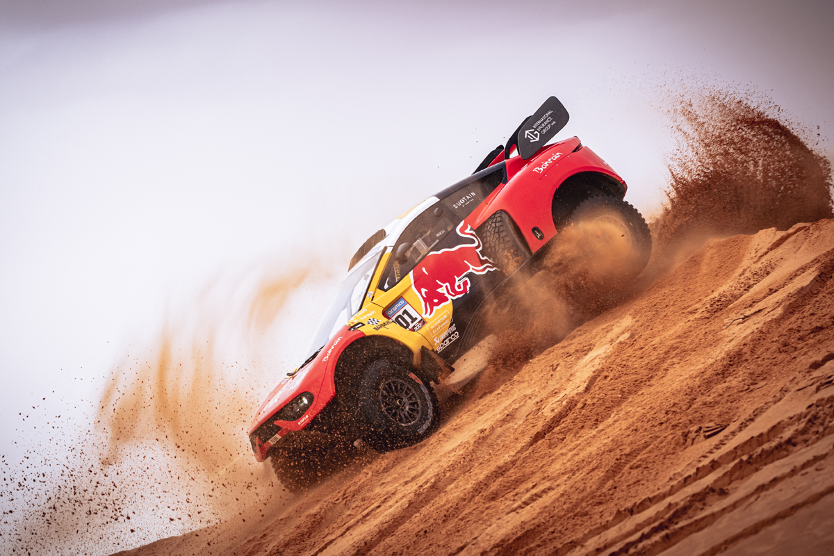 Sébastien Loeb gana la novena etapa del Dakar tras arrancar la especial casi 14 minutos tarde Sébastien Loeb gana la novena etapa del Dakar tras arrancar la especial casi 14 minutos tarde