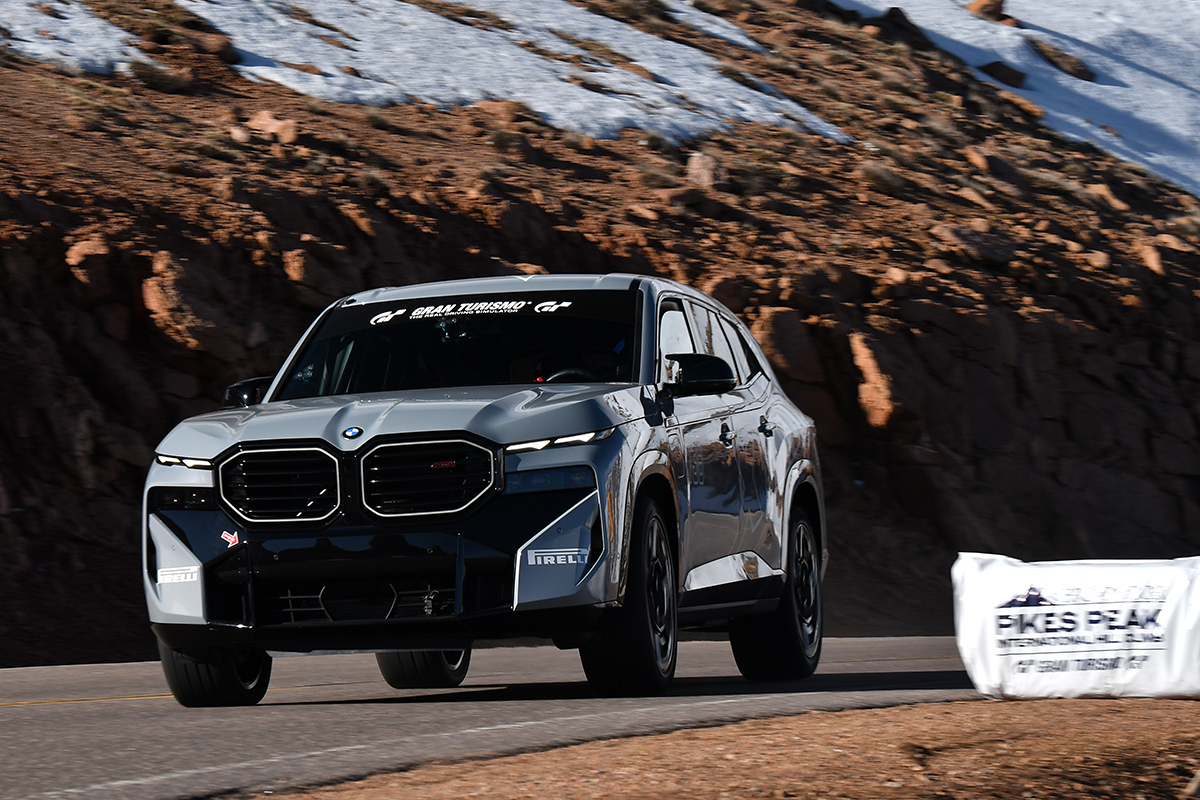 El BMW XM llega a lo más alto de Pikes Peak en un tiempo récord entre los SUV híbridos enchufables y que el nuevo Urus PHEV mejorará El BMW XM llega a lo más alto de Pikes Peak en un tiempo récord entre los SUV híbridos enchufables y que el nuevo Urus PHEV mejorará