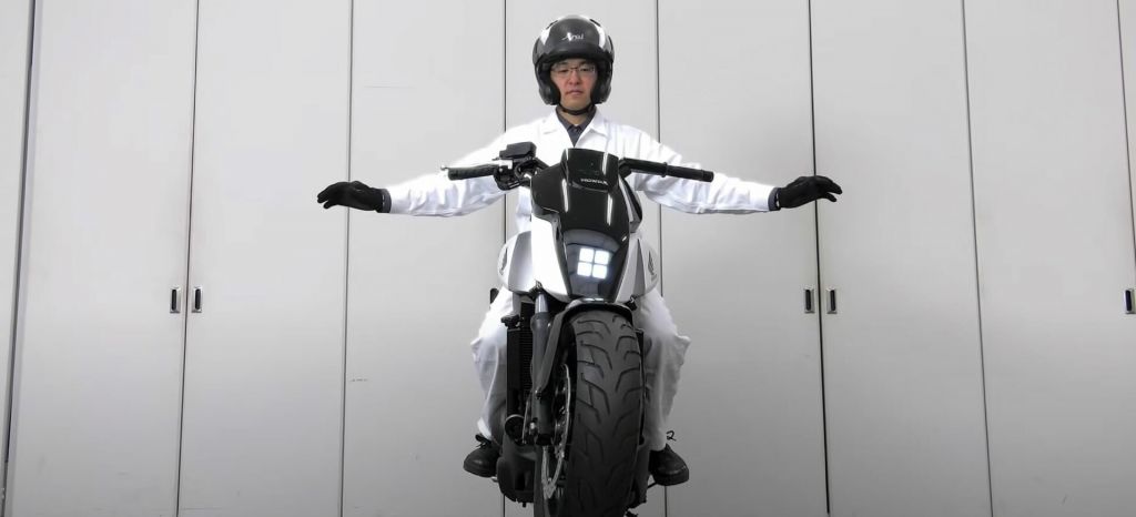 Honda Driving Assist Moto Autonoma thumbnail