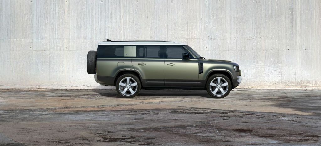 Land Rover Defender 130 2022 P thumbnail Land Rover Defender 130 2022 P thumbnail